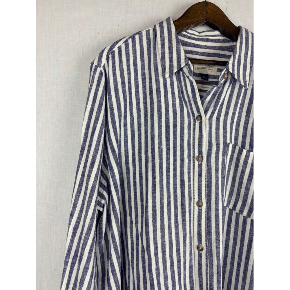 Universal Thread Navy Blue White Striped Button Down Shirt Relaxed Fit Large - Picture 3 of 13